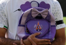 Η εθνική του Ιράν εμφανίστηκε με σχολικές τσάντες σε φιλικό αγώνα με τη Νιγηρία