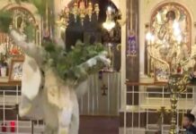 Πάσχα: Εντυπωσιακή η πρώτη Ανάσταση στη Χίο – Έκλεψε τις εντυπώσεις και φέτος ο ιπτάμενος ιερέας