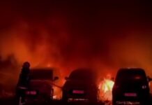 Ηράκλειο: Φωτιά σε χώρο με ενοικιαζόμενα αυτοκίνητα – Ζημιές σε 18 οχήματα, δείτε βίντεο