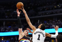 Αποτελέσματα NBA: «Τιτανομαχία» Γιόκιτς – Γουεναμπανιάμα με νικητές τους Νάγκετς στην παράταση