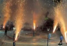 Αγρίνιο: Τα χαλκούνια στην κεντρική πλατεία της πόλης έκαναν τη νύχτα μέρα την Μεγάλη Παρασκευή