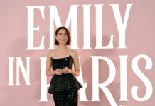 Emily in Paris: Το ξέφρενο πάρτι στη Μύκονο για το τέλος των γυρισμάτων