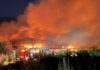 Μεγάλη φωτιά σε επιχείρηση ξυλείας στην Καλαμάτα