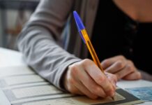Πανελλήνιες 2026: Πρεμιέρα με τη Νεοελληνική Γλώσσα – Αναλυτικές οδηγίες και 5 συμβουλές για τους υποψηφίους