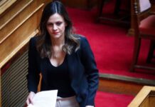Έφη Αχτσιόγλου: Η πορεία της «άριστης» των Γιαννιτσών που έγινε υπουργός του Τσίπρα στα 31 της – Η μάχη με τον Κασσελάκη, η Νέα Αριστερά και η παραίτηση
