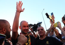 Βασίλης Σπανούλης: Υποδοχή Μεσσία στον Έλληνα προπονητή, περίπου 5.000 οπαδοί τον αποθέωσαν στο αεροδρόμιο