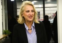 Δούρου σε Φάμελλο: Μας πετάτε στα σκυλιά όλους και δεν μας πρέπει