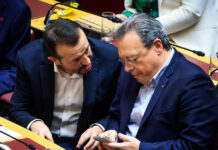 Παππάς κατά Φάμελλου: Να εξηγήσει τι καθήκοντα έχει μέχρι τις εκλογές – «Ο Ζαχαριάδης συνεχίζει να είναι εκπρόσωπος Τύπου του ΣΥΡΙΖΑ;»
