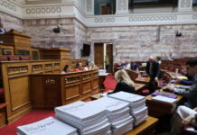 Συνταγματική Αναθεώρηση: Στο τραπέζι προσιτή στέγη, περιβάλλον και αμβλώσεις – Οι προτάσεις ΝΔ και ΠΑΣΟΚ