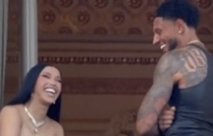 Cardi-B-και-Maduka-Okoye-Τα-τετ-α-τετ-που.jpg