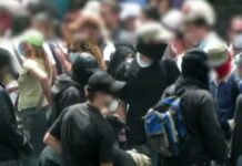 Marfin: Η μαρτυρία του δημοσιογράφου που «έπιασε» με τον φακό του τους «5» – «Είδαμε μία ομάδα ανθρώπων να ξεχωρίζει, ενστικτωδώς έβγαλα τη μηχανή»