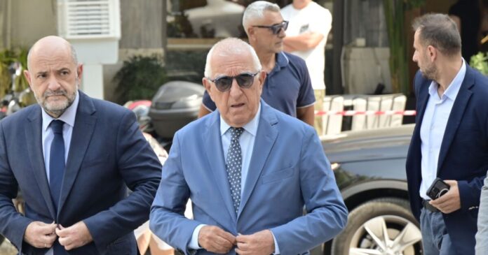 nikitas-kaklamanis-1200x630.jpg