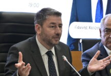 Νίκος Ανδρουλάκης: Η ΝΔ βλέπει τις μικρομεσαίες επιχειρήσεις ως εμπόδιο, για το ΠΑΣΟΚ είναι ο κορμός της οικονομίας