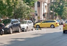 Τροχαίο στον Άγιο Παντελεήμονα: Αυτοκίνητο συγκρούστηκε με πατίνι -Στο νοσοκομείο 17χρονος με τραύμα στο κεφάλι
