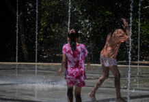 Καιρός αύριο: Αίθριος με αρκετή ζέστη και τοπικές βροχές στα ηπειρωτικά