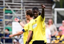 ΑΕΚ – Γκρόνινγκεν 2-1: Ανατροπή και φιλική νίκη με 10 παίκτες σε επεισοδιακό παιχνίδι στην Ολλανδία
