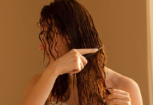 Air-dry hair: Πώς να στεγνώνεις φυσικά τα μαλλιά σου χωρίς φριζάρισμα