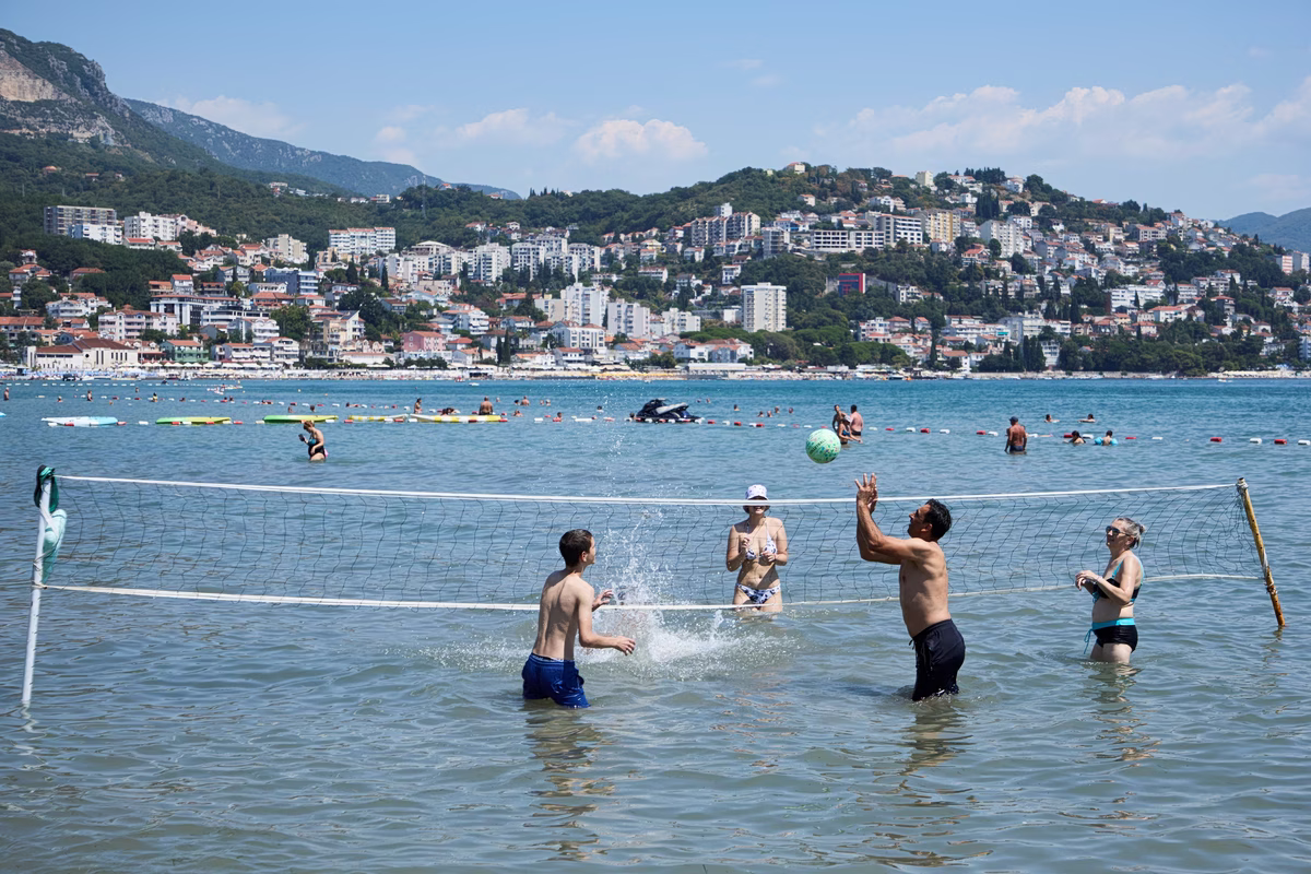 Ξηρασία και πυρκαγιές έφεραν ρεκόρ ζέστης στη δυτική Ευρώπη