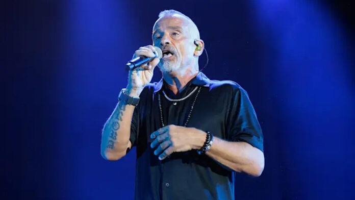 Eros-Ramazzotti-Επέμβαση-στις-φωνητικές-χορδές-και-αναβολή-της-περιοδείας.jpg