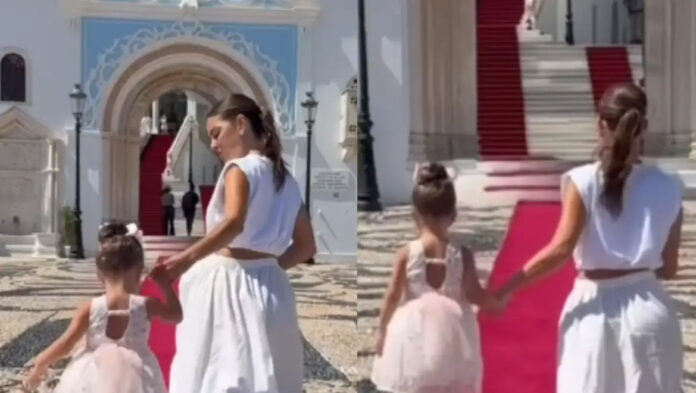 Maria-Menounos-Μπήκε-γονατιστή-στην-Παναγιά-της-Τήνου-μαζί-με.jpg