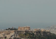 Καιρός σήμερα: Αποπνικτική ατμόσφαιρα με ζέστη και αφρικανική σκόνη – Στους 34 βαθμούς η θερμοκρασία στην Αττική