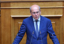 Κωστής Χατζιδάκης: Τα συλλυπητήρια για τον θάνατο του Γιάννη Βαρβιτσιώτη – «Καλό ταξίδι πρόεδρε»
