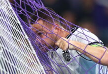Χαμός στο Άντερλεχτ – ΠΑΟΚ μεταξύ Ζίβκοβιτς και Μπιανκόν: Αποβλήθηκε ο Σέρβος και φίλησε το σήμα του Δικεφάλου