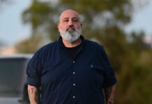 «Βολές» Καραπαπά κατά Αλαφούζου στη Super League: «Βάζει μπουρλότο στο πρωτάθλημα με τα τηλεοτπικά»