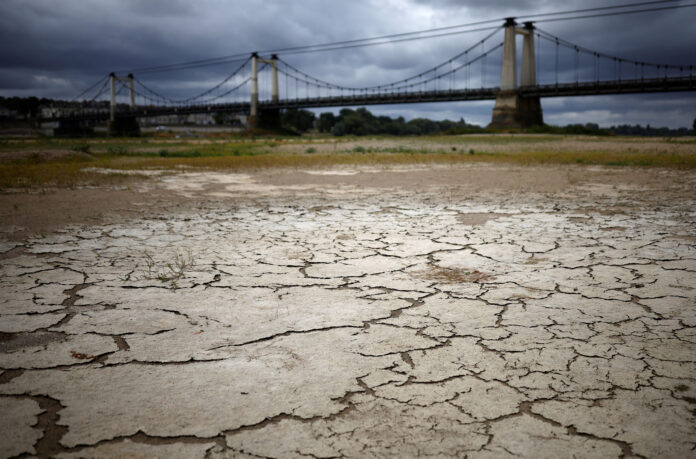 2023-07-26T154400Z_774991641_RC20B2A89X2I_RTRMADP_5_CLIMATE-CHANGE-FRANCE.jpg