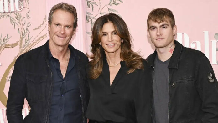 Cindy-Crawford-Αποτεφρώθηκε-η-σορός-του-27χρονου-γιου-της-Presley.jpg