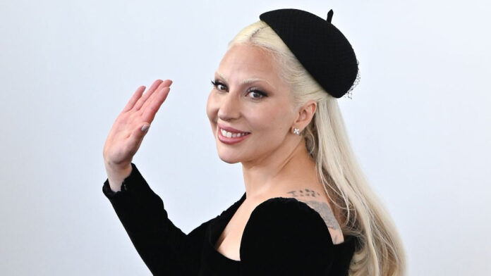 Lady-Gaga-Η-πρώτη-εμφάνιση-με-το-μωρό-της-στο.jpg