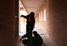 Βριλήσσια: Σε σοβαρή κατάσταση ο 14χρονος που ξυλοκοπήθηκε από συμμαθητή του – Μάχη για να σωθεί το νεφρό του