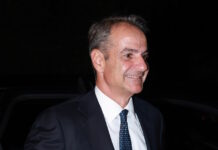 Κυριάκος και Μαρέβα Μητσοτάκη στο Μουσείο της Ακρόπολης για το δείπνο της UNESCO – Καλεσμένη και η Άννα Βίσση