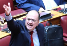 «Πυρά» Μακάριου Λαζαρίδη στον διευθυντή του Υπουργείου Εθνικής Άμυνας: «Να τον χαίρεται ο Νίκος Δένδιας»