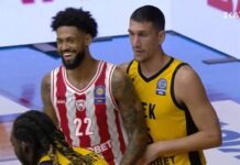 Ντόρσεϊ και Λαρεντζάκης είχαν τετ-α-τετ κατά τη διάρκεια του Ολυμπιακός – ΑΕΚ με χαμόγελα και «γαλλικά»