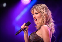 Τέιλορ Σουίφτ: Νέα κομμάτια και άλμπουμ – έκπληξη ένα χρόνο μετά την κυκλοφορία του The Life Of A Showgirl