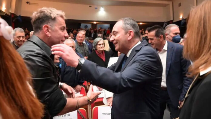 Γιώργος-Μαζωνάκης-Η-άγνωστη-φιλία-με-τον-Α-Αντιπροέδρο-της.jpg