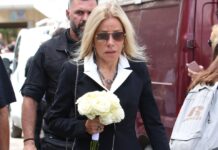 Συντετριμμένη η Μαριάννα Λάτση στο τελευταίο «αντίο» στον Γιώργο Μαζωνάκη – Τα λόγια που είπε