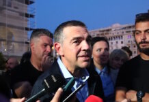 Ψαράδες την «είπαν» στον Τσίπρα: «Για κάθε τρεις υπάρχουν 400 Τούρκοι, φταίτε κι εσείς που λέτε ότι δεν υπάρχουν σύνορα στη θάλασσα»