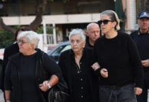 Μνημόσυνο Γιώργου Μαζωνάκη: Συντετριμμένη η οικογένειά του στη Νίκαια – Αυξημένα μέτρα προστασίας και πλήθος κόσμου