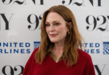 Θέλουμε να υιοθετήσουμε τα magenta lips της Julianne Moore