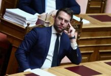 O ΣΥΡΙΖΑ κερδίζει έδρα από τις αποχωρήσεις πρώην βουλευτών του – Το σενάριο εισόδου Κασσελάκη στη Βουλή