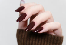 Lipstick nails: Το νέο hot σχήμα νυχιών που κάνει πάταγο φέτος