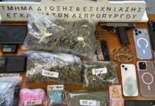 Δραπετσώνα: Τρεις συλλήψεις για διακίνηση ναρκωτικών – Κατασχέθηκαν κάνναβη, κοκαΐνη και σιδερογροθιά