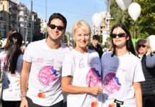 H Νατάσα Παζαΐτη στο Race for the Cure μαζί με τα δίδυμα παιδιά της, Αλίκη και Αλέξανδρο
