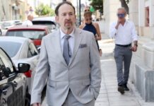 Αγνώριστος ο Γιάννης Παπαμιχαήλ: Πιο αδυνατισμένος από ποτέ στη νέα του δημόσια εμφάνιση